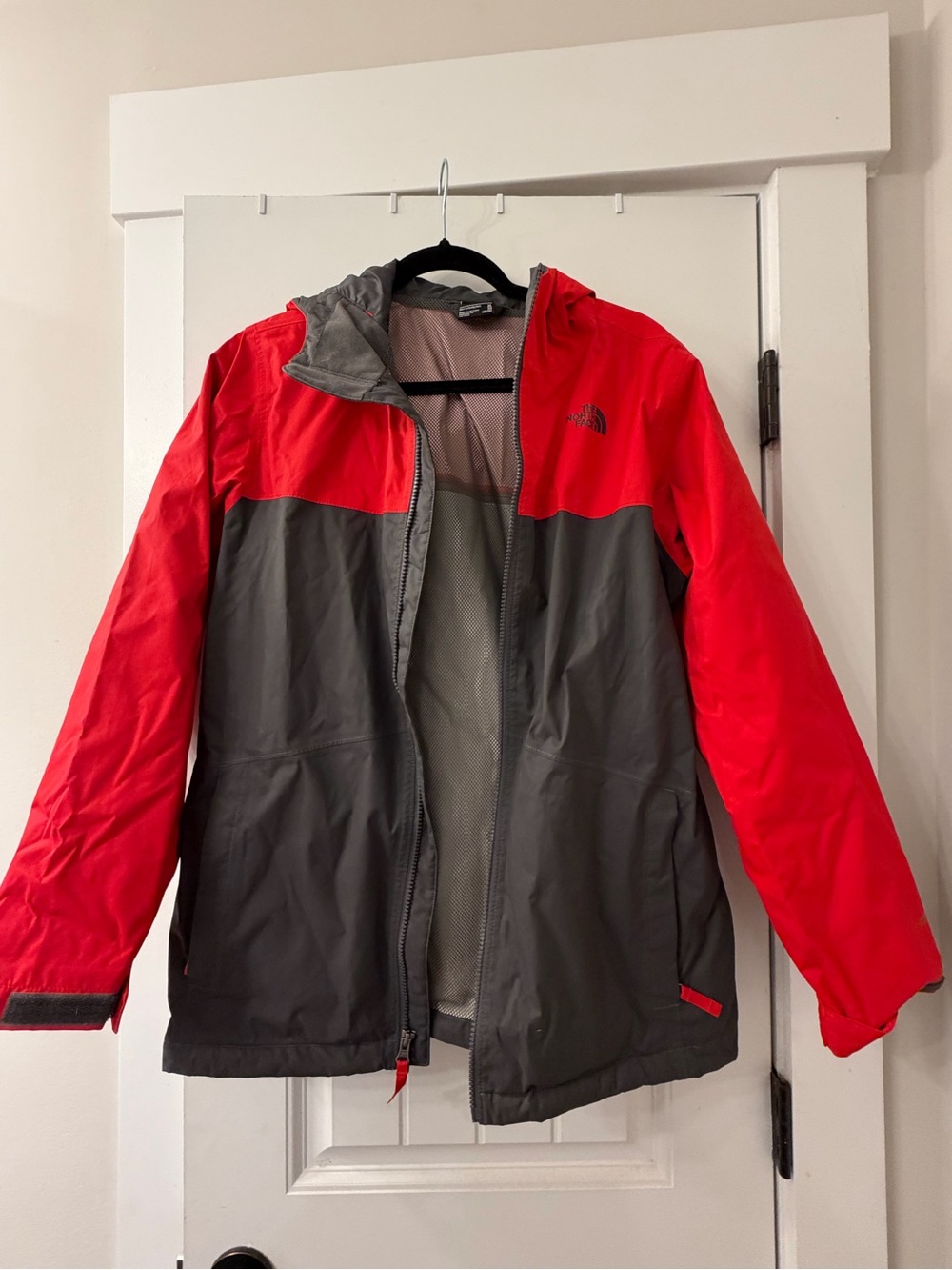 The North Face Boys XL 18/20
Red Gray Hooded Jacket